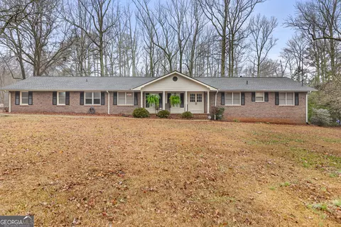 250 Lake Cir, Fayetteville, GA 30215