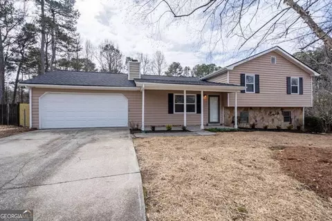 1259 Gate Post Ln, Lawrenceville, GA 30044