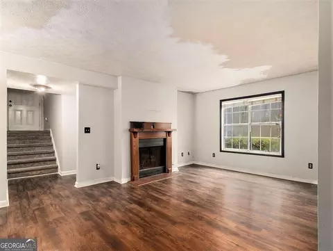201 Glenleaf Dr, Peachtree Corners, GA 30092