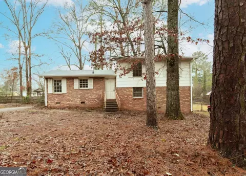 6539 Hayes Dr, Riverdale, GA 30274