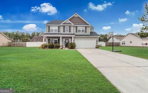 105 Caravelle Dr, Guyton, GA 31312