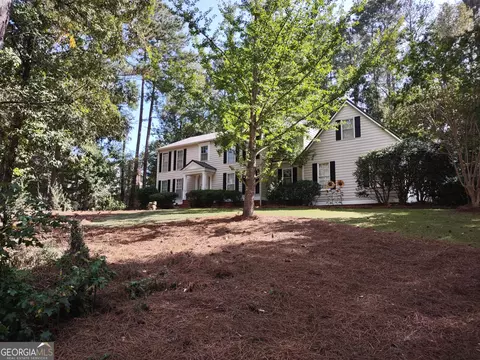 1007 Riverside Drs, Lagrange, GA 30240
