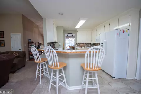 Kitchen - 12697 Simmons Rd, Hampton, GA 30228 photo 1 of 7