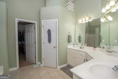 Bath - 12697 Simmons Rd, Hampton, GA 30228 photo 1 of 5