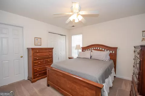 Bedroom - 12697 Simmons Rd, Hampton, GA 30228 photo 6 of 9