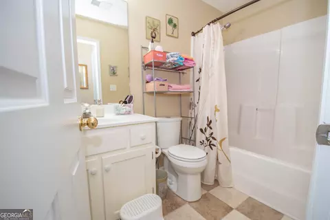 Bath - 12697 Simmons Rd, Hampton, GA 30228 photo 4 of 5