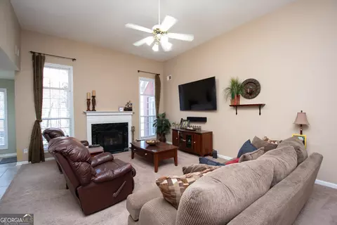 Living - 12697 Simmons Rd, Hampton, GA 30228 photo 2 of 4