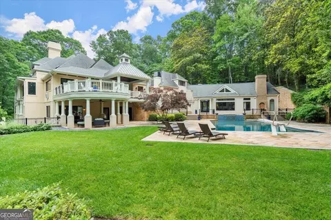 5820 Winterthur Dr, Atlanta, GA 30328
