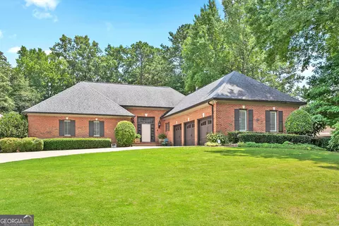 2835 Willow Green Ct, Roswell, GA 30076