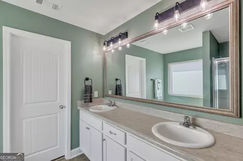Bath - 127 Taylor Dr, Guyton, GA 31312 photo 7 of 9