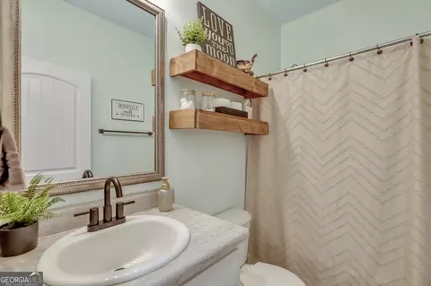 Bath - 127 Taylor Dr, Guyton, GA 31312 photo 1 of 9