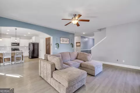 Living - 127 Taylor Dr, Guyton, GA 31312 photo 5 of 5