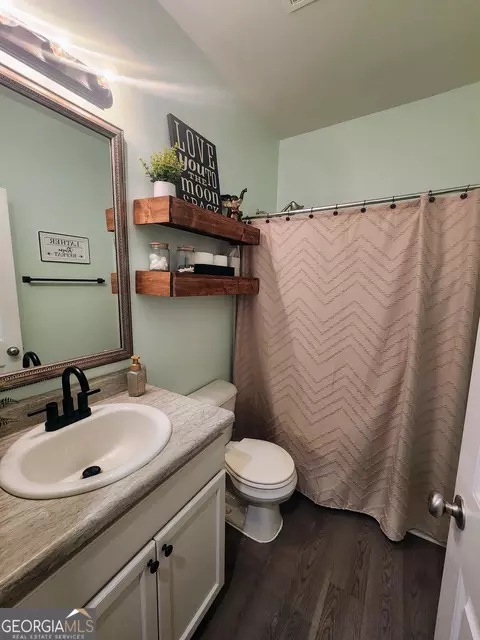 Bath - 127 Taylor Dr, Guyton, GA 31312 photo 2 of 9