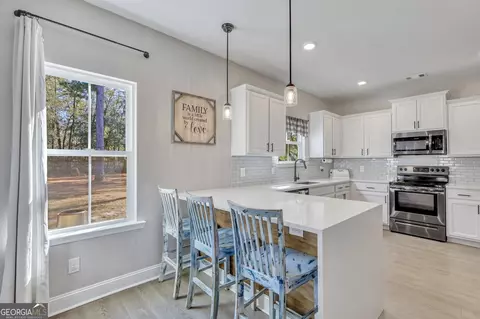 Kitchen - 127 Taylor Dr, Guyton, GA 31312 photo 1 of 7