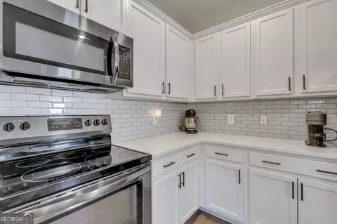 Kitchen - 127 Taylor Dr, Guyton, GA 31312 photo 3 of 7