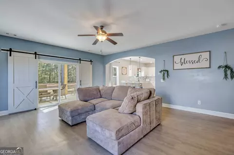 Living - 127 Taylor Dr, Guyton, GA 31312 photo 4 of 5