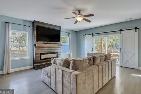 Living - 127 Taylor Dr, Guyton, GA 31312 photo 1 of 5