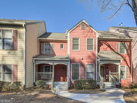 307 Hollyfax Cir, Atlanta, GA 30328