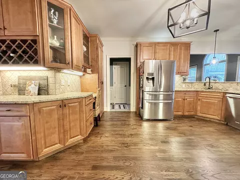 Kitchen - 112 Millridge Dr, Lagrange, GA 30240 photo 5 of 9