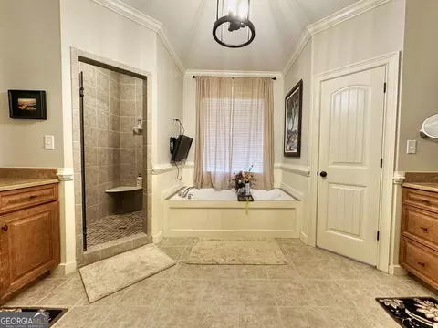 Bath - 112 Millridge Dr, Lagrange, GA 30240 photo 2 of 7