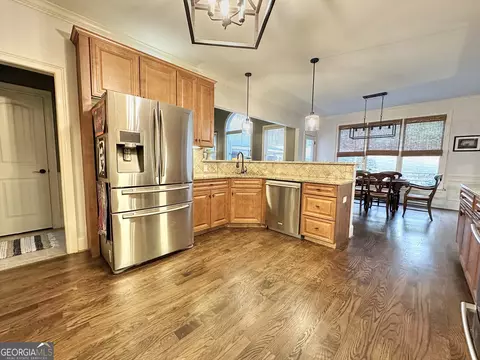 Kitchen - 112 Millridge Dr, Lagrange, GA 30240 photo 7 of 9