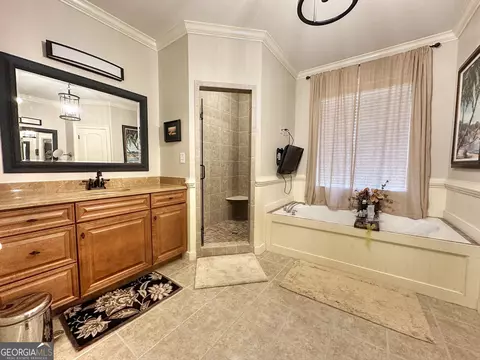 Bath - 112 Millridge Dr, Lagrange, GA 30240 photo 1 of 7