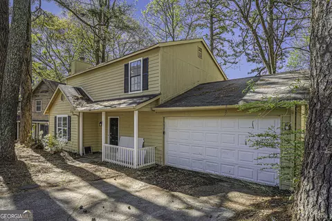 1016 Mainstreet Lake Dr, Stone Mountain, GA 30088