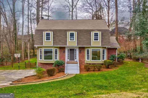 4676 Mountain Creek Dr NE, Roswell, GA 30075