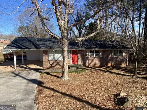 1221 Skyline Dr, Toccoa, GA 30577 photo 2