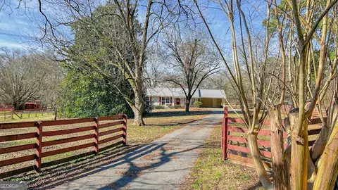 703 Old Airport Rd, Carrollton, GA 30116