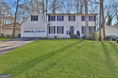 5073 Fieldgreen Xing, Stone Mountain, GA 30088