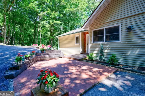 522 Saddleback Cir, Dillard, GA 30537