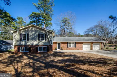 223 Lancelot Way, Lawrenceville, GA 30046
