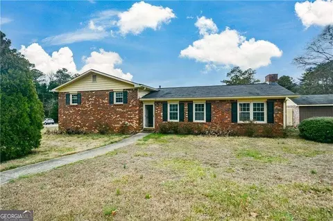 5469 Crossroads Dr, Acworth, GA 30102