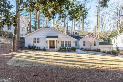 689 Longleaf Dr NE, Atlanta, GA 30342