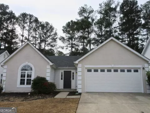 94 Harbour Lake Dr, Fayetteville, GA 30215