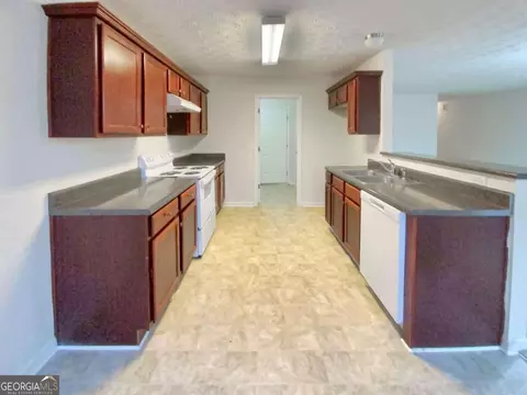 135 Sampson Ct, Covington, GA 30016 photo 6