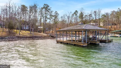 151 Breezy Pt, Hartwell, GA 30643