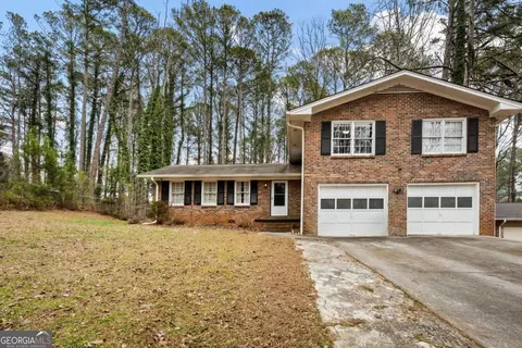 362 Fond Du Lac Dr, Stone Mountain, GA 30088