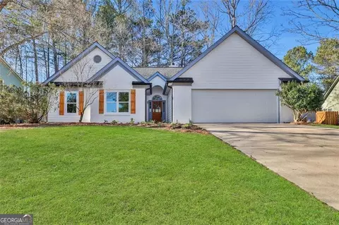 5520 Windswept Trce, Sugar Hill, GA 30518