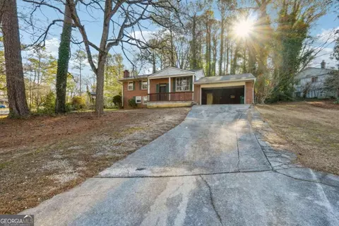 367 Camelot Pkwy, Jonesboro, GA 30236