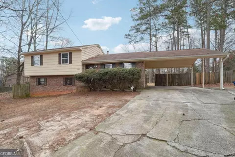 7344 Camelot Ct, Riverdale, GA 30296