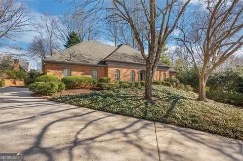 725 Ashcreek Ct, Roswell, GA 30075