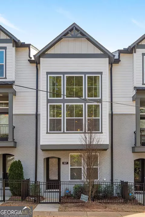 907 Katie Kerr Dr, Decatur, GA 30030