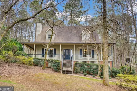 820 Pinehurst Dr, Woodstock, GA 30188