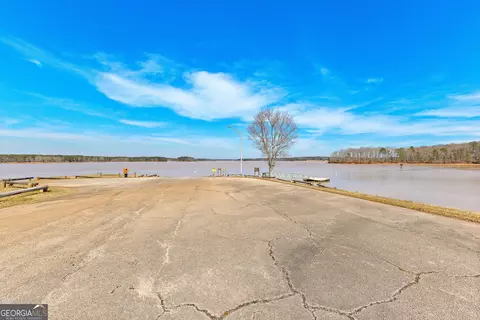 View/Area - 122 Riverbluff Dr, Lagrange, GA 30240 photo 9 of 10
