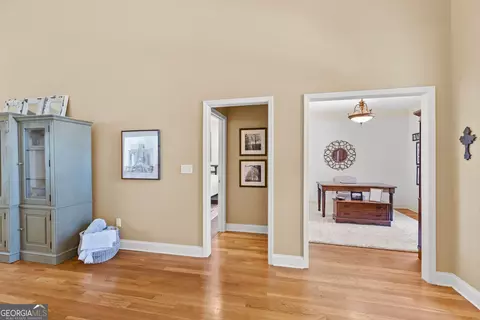 Living - 122 Riverbluff Dr, Lagrange, GA 30240 photo 1 of 11