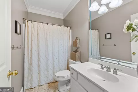 Bath - 122 Riverbluff Dr, Lagrange, GA 30240 photo 6 of 8