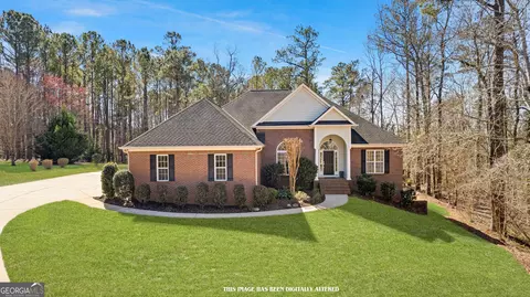 Exterior - 122 Riverbluff Dr, Lagrange, GA 30240 photo 1 of 15