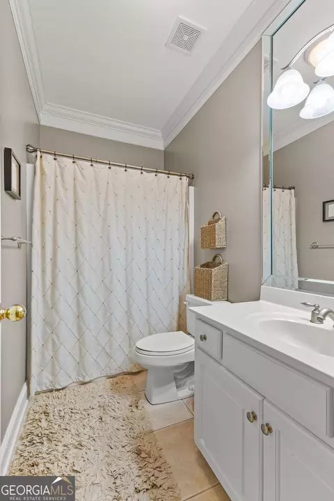 Bath - 122 Riverbluff Dr, Lagrange, GA 30240 photo 7 of 8
